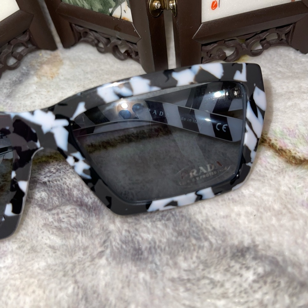 Prada Tortoiseshell Black & White Square Sunglasses - Picture 12 of 16